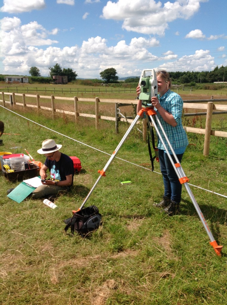 Danielle (PAS Finds Liaison Officer) out on site 3D recording finds 